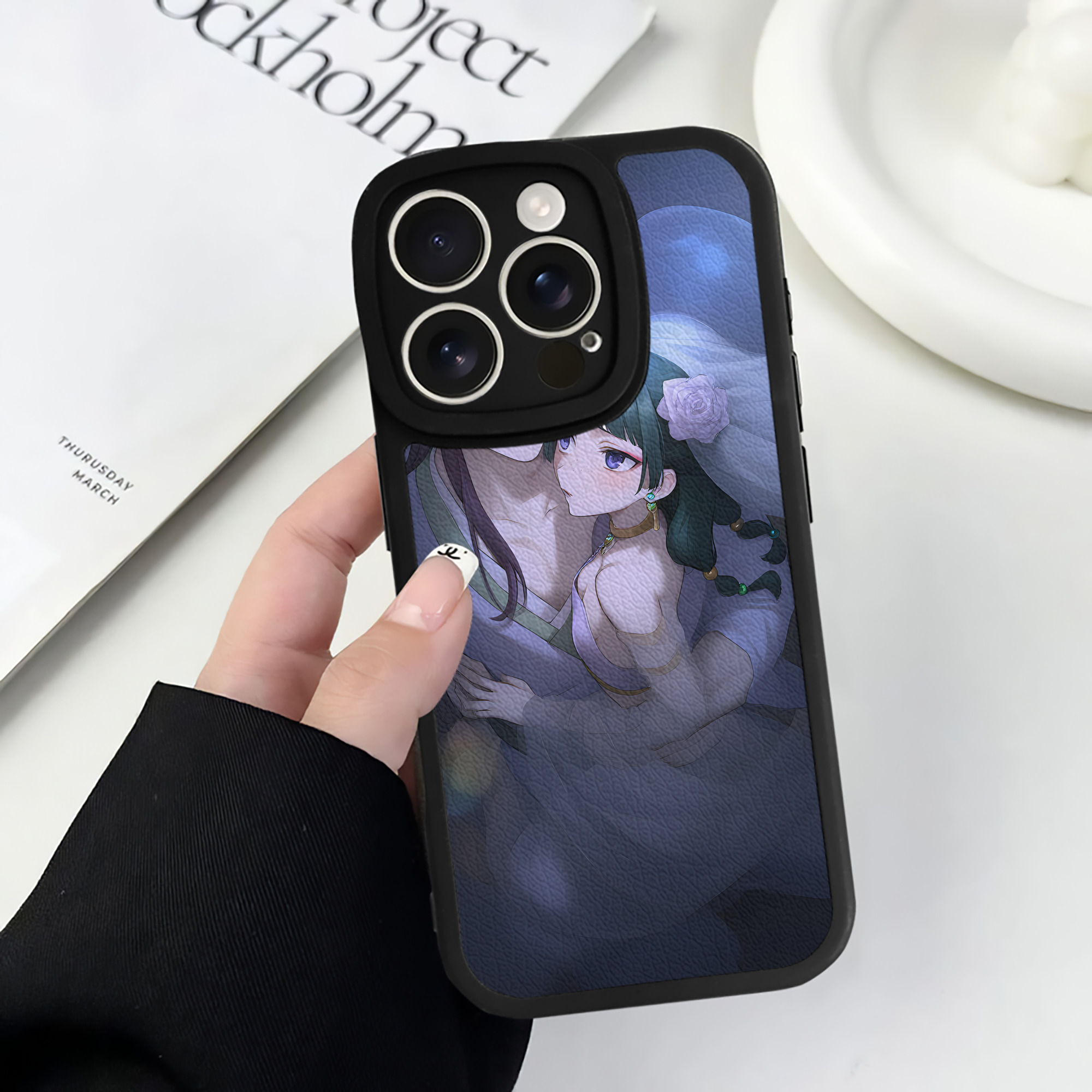 （画像用） 薬屋のひとりごと The Apothecary Diaries 【iPhone 16シリーズ対応】シリコンスマホケース（レザー調） 材質：シリコン